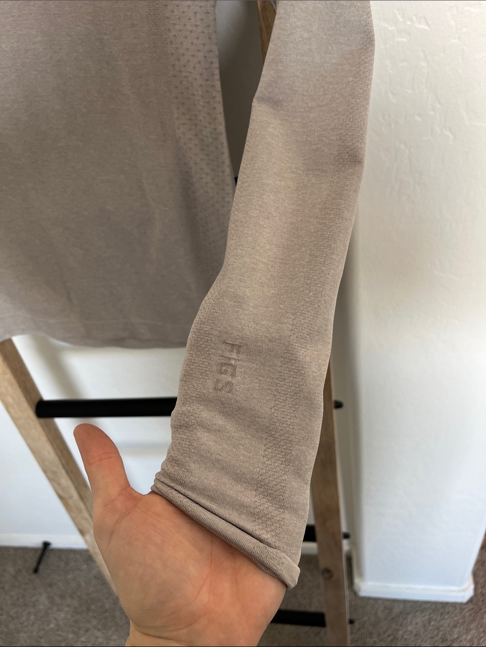 Figs Heathered Light Gray Seamless Long Sleeve Top - Picture 4 of 5